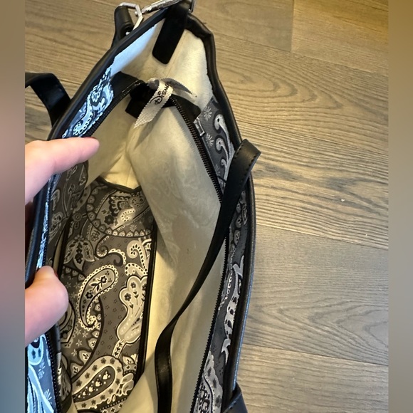 ❤️AMAZING DEAL❤️ Vera Bradley Disney Limited Edition Small Every Day Tote NWT - Picture 7 of 10